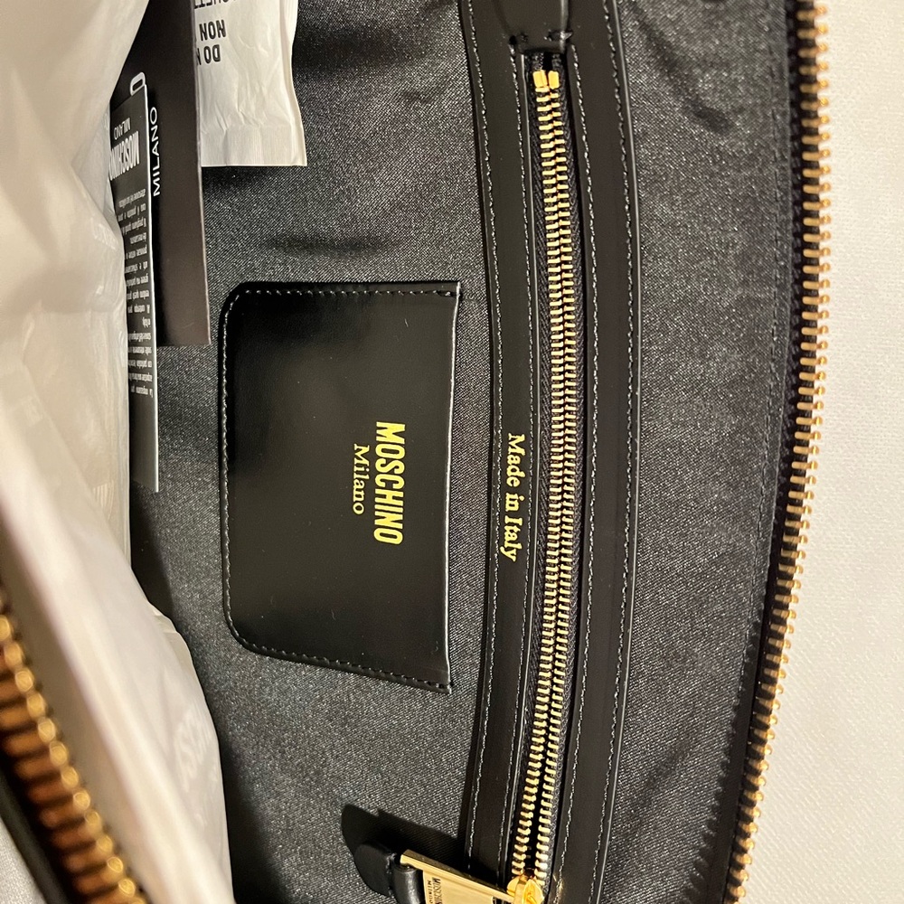 New Moschino Green Dollar Bill Clutch - Picture 5 of 10